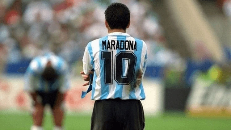 Ensayo sobre la muerte de Maradona